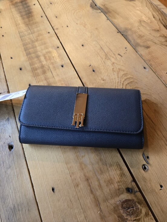 Tommy Hilfiger Handbags - NWT Tommy Hilfiger Heritage Monogram Trifold Flap Large Wallet Navy Organizer